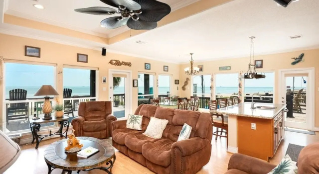 Коттедж Casa De Las Palmas 6 Bedroom Home