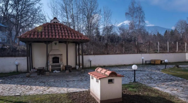 Апартаменты Charming Ski Apartments Near Gondola & Bar Street, Cedar Lodge 1 Complex