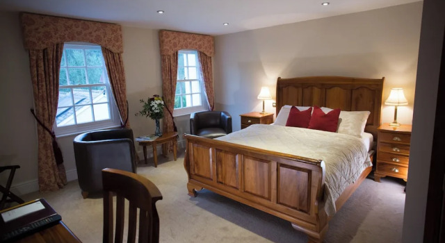Номер Deluxe Rose in Vale Country House Hotel