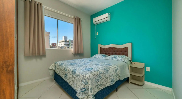 202B - Apartamento de 2 dormitórios para 05 pessoas, próximo ao mar na Praia de Bombas SC