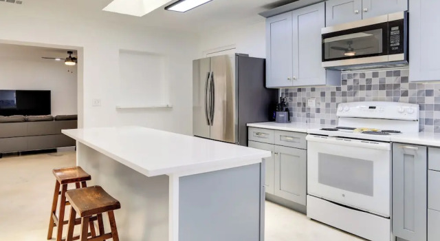 Коттедж с 3 комнатами Dog-friendly Home w/ Patio & BBQ in Bradenton