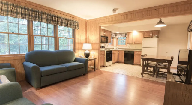 Pine Mountain State Resort Park, Boek Resort Hotels in Kentucky met parkeren, Parkeren