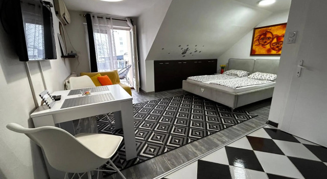 Little penthouse Vanja, Забронировать Отель Отели Нови-Сад 3 звезды, 3*