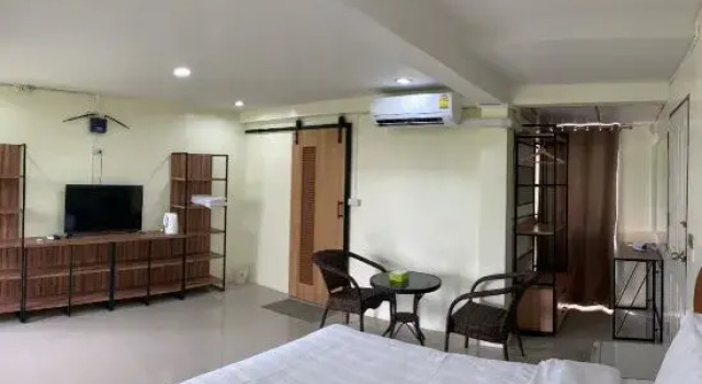 Полулюкс Petchsiri Boutique Hotel เพชรสิริ บูทิค