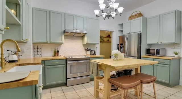 Коттедж < 1 Mi to Moda Center: Walkable Portland Retreat!