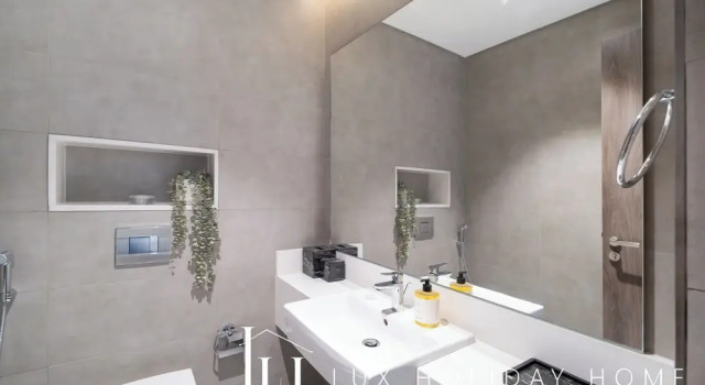 Апартаменты LUX The District One Lagoon View Suite