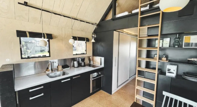 Одноместный коттедж Basecamp Tiny House Eco-resort IJmuiden