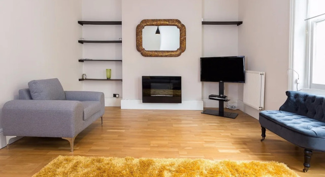 A Bright &Spacious 2 Bed Apt in West Kensington, Забронировать Отель Отели Лондона 3 звезды, рядом с Выставочный центр Olympia, 3*