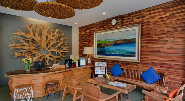 Кровать в общем номере Natya Hotel Gili Trawangan