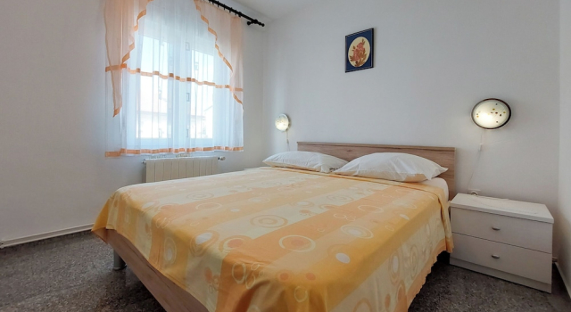 Apartments and Room Ivanka Petar, Забронировать Апартаменты/квартира Отели Крка с парковкой, рядом с Krk Harbour, Парковка