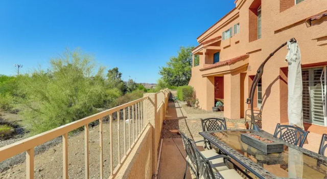 Апартаменты Walk to Rotary Park: LHC Condo w/ Private Patio