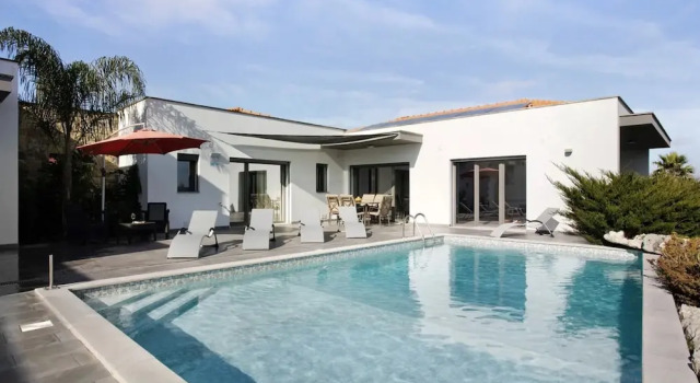 Вилла Spacious Villa in Salir de Mato With Private Pool, Terrace