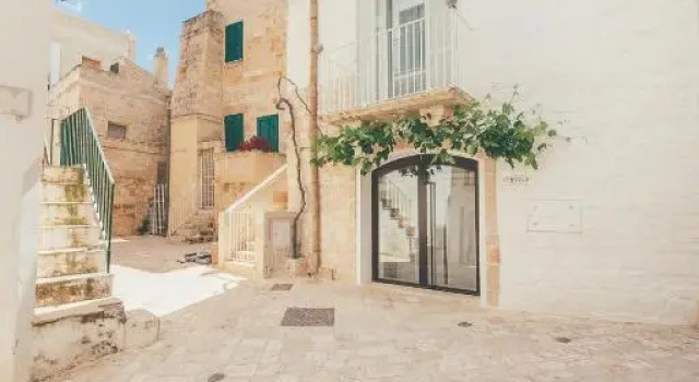 La pergola, Забронировать Отель Отели Полиньяно-а-Маре с парковкой, рядом с Пещера монахинь, Парковка