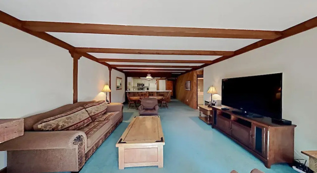 Slopeside 1849 Condos - Comfortable 3 BR Condos with Full Kitchens, Rezerwuj Apartament Hotele w Mammoth z basenem, Basen