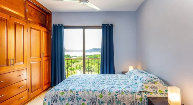 Ocean-View 2-BD Condo with Pool, Rezerwuj Apartament Hotele w Playa Flamingo z basenem, Basen