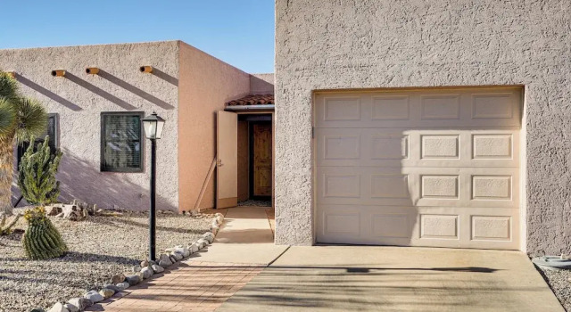 Tranquil Green Valley Home w/ Screened Porch, Boek Appartement Green Valley Arizona