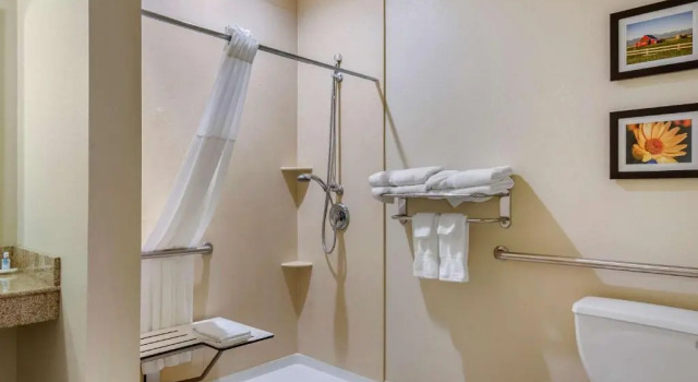 Двухместный люкс Standard Comfort Suites Helena Airport