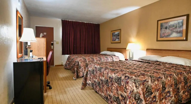 Четырёхместный номер Standard Campus Inn