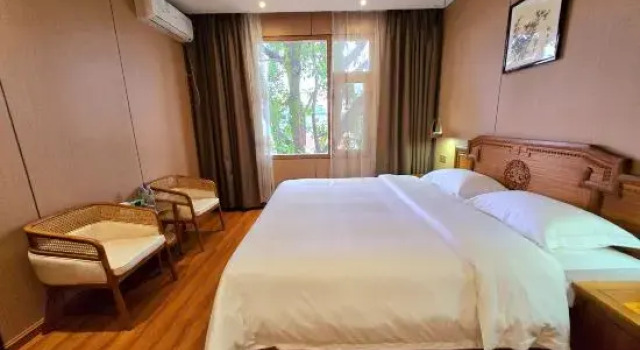 Люкс Langshan Homestay (Caiyun City)