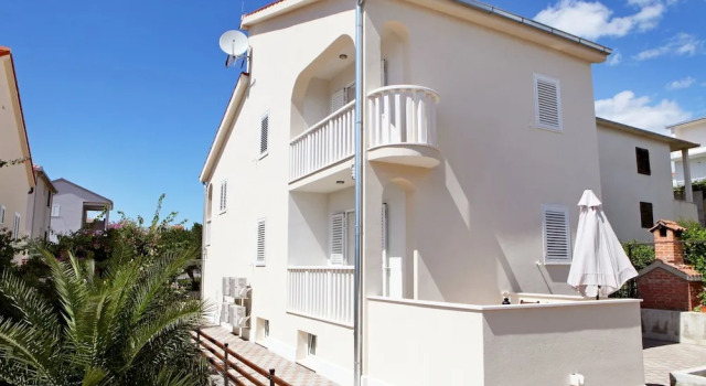 Apartments and Room Maestral
