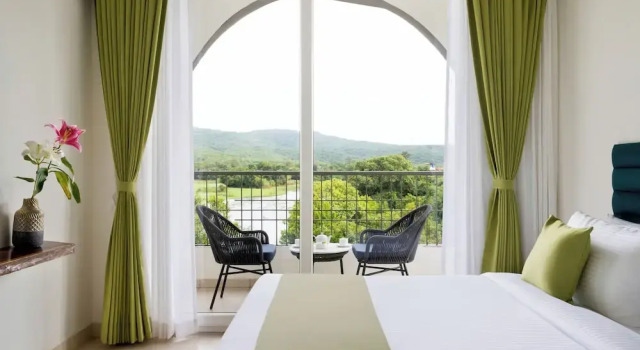 Номер Standard Stone Wood Hotel Amboli