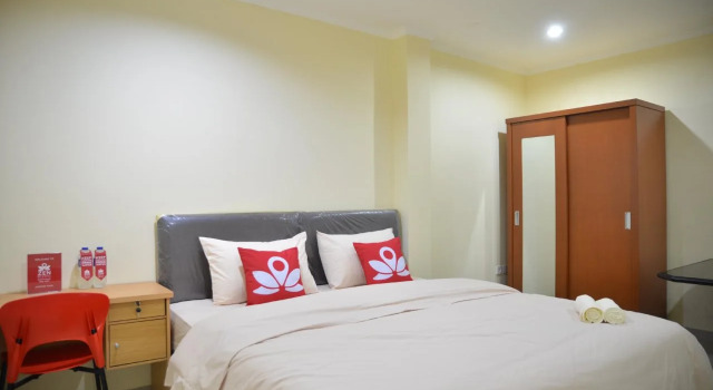 ZEN Rooms Near ITC Roxy Mas, Book Hotel Jakarta Jakarta provinsen