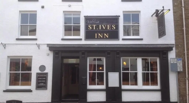 St Ives, Varaa Hotelli Neath Cardiff