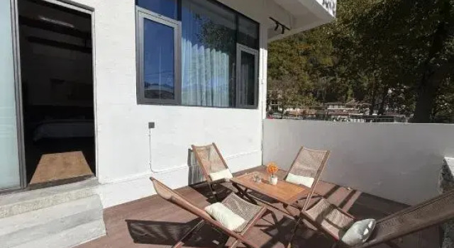 Heishui Gaduo Manor Homestay, Rezerwuj Hotel Ngawa Chiny