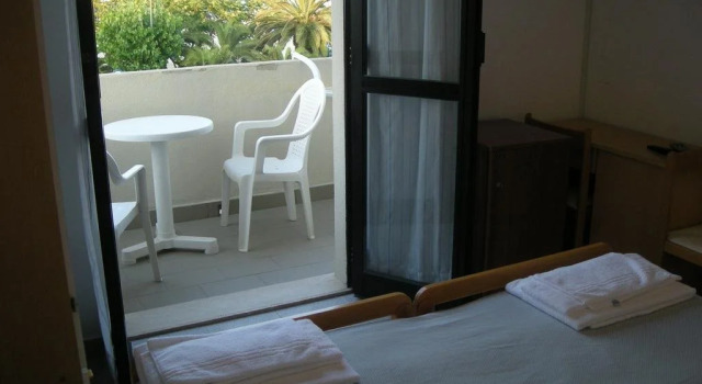 Hotel Albs, Varaa Hotelli Hotellit ja majoitukset kohteessa Alba Adriatica, Hotelli