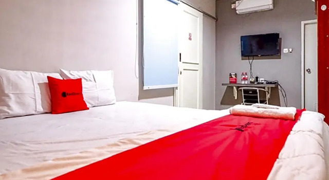 RedDoorz @ Citraland Surabaya, Book Hotel Billige hoteller i Sambikerep
