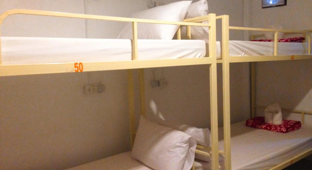 Vongprachan Backpackers Hostel, Забронировать Хостел Хостелы Луангпхабанг, рядом с Haw Pha Bang, Хостел