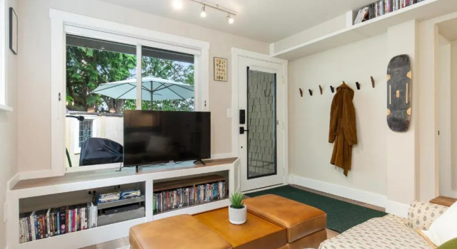 Madison Park Seattle with Outdoor Private Garden and Grill 1BR 1BA, Book Hotel Seattle Washington (state)