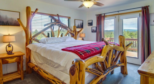 2 Mi to Show Low Lake: Scenic Cabin w/ Balcony, Réserver Maison de vacances Cottages à Show Low, Cottage