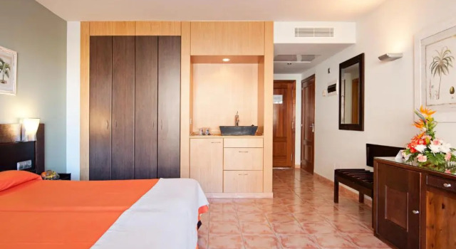 Двухместный номер Standard с видом на море Hotel LIVVO Lago Taurito & Aquapark