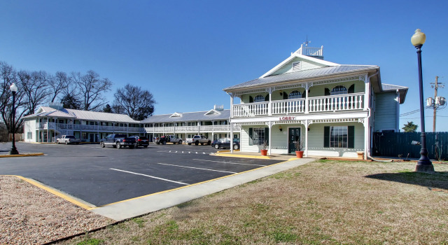 Key West Inn - Tuscumbia, Prenota Hotel Tuscumbia Alabama