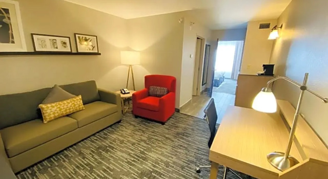 Двухместный люкс Country Inn & Suites by Radisson, Champaign North, IL