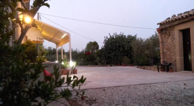 Agriturismo Il Baglio di San Nicola, Забронировать Отель Отели Кальтаджироне с парковкой, Парковка