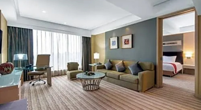 Двухместный номер Standard c 1 комнатой Qingdao  Parkview Holiday Hotel