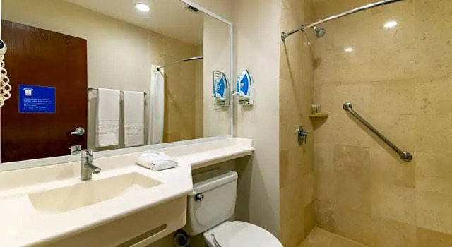 Люкс City Express by Marriott Cancun