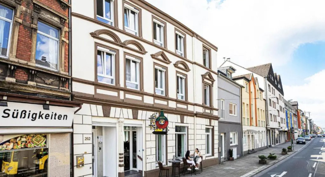 Hostel WohnZimmer-Essen, Забронировать Отель Отели Эссен 5 звезд, 5*