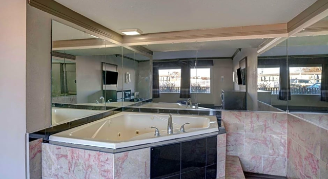 Двухместный люкс Motel 6 Burlington
