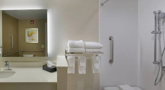 Четырёхместный номер Standard Fairfield Inn & Suites by Marriott Abingdon