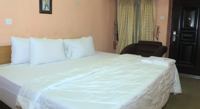 Апартаменты Keves Inn and Suites