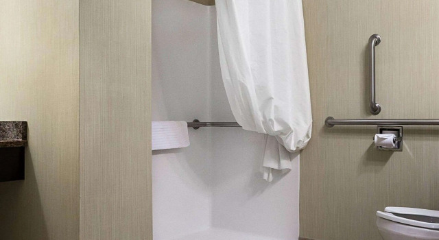 Четырёхместный люкс MainStay Suites Bismarck