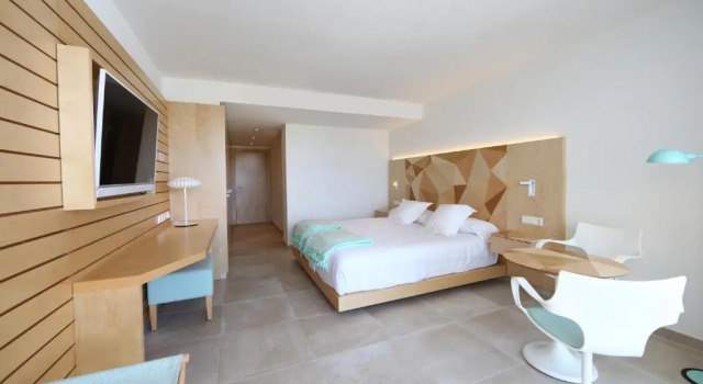 Двухместный номер с частичным видом на море Отель Iberostar Selection Playa de Palma