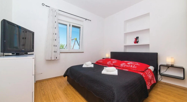 Nice Home in Kastel Stari With Wifi and 3 Bedrooms