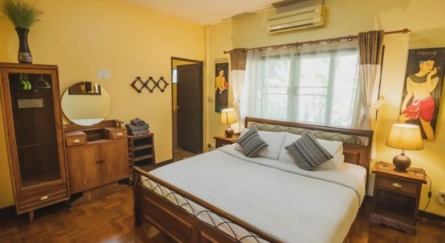 Joys House & Tour, Забронировать Отель San Phi Suea Чиангмай