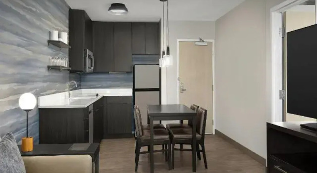 Четырёхместный люкс Residence INN BY Marriott Dayton Miamisb