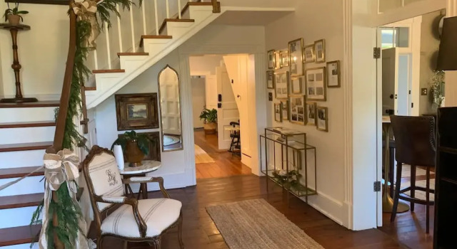 Коттедж Historic Boyd Harvey House and Grounds 2 Bedroom Home by RedAwning