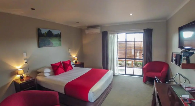 Студия Executive Albert Court Motor Lodge
